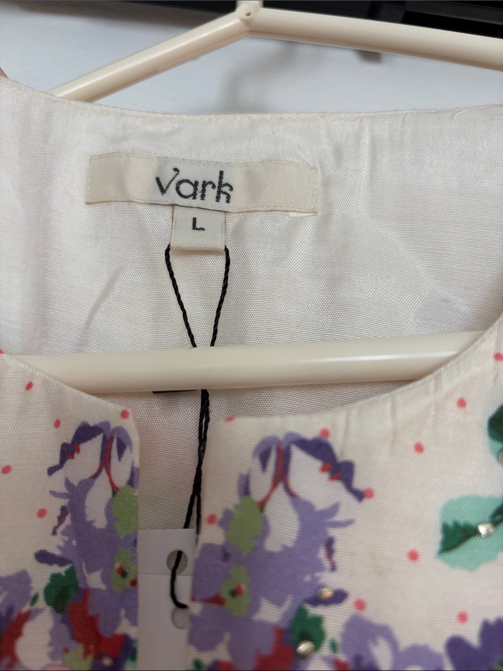 Vark Cream Floral Embroidered Kurta and Palazzo Set (Top and Pants ) - Picture 3 of 7
